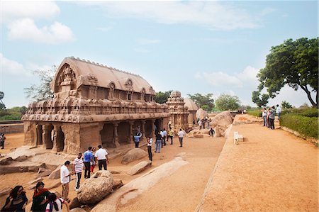 Tourists at ancient Pancha Rathas temple, Mahabalipuram, Kanchipuram District, Tamil Nadu, India Photographie de stock - Rights-Managed, Code: 857-06721717