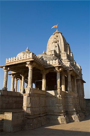 simsearch:857-03553714,k - Low angle view of a temple, Kumbha Shyam Temple, Chittorgarh, Rajasthan, India Stock Photo - Rights-Managed, Code: 857-03192488