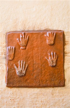 sacrificio - Close-up of handprints, Meherangarh Fort, Jodhpur, Rajasthan, India Foto de stock - Con derechos protegidos, Código: 857-03192571