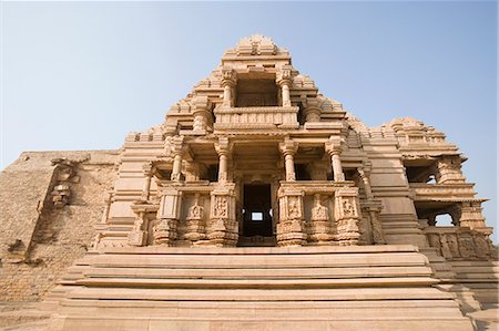 Low angle view of a temple, Sas Bahu Temple, Gwalior Fort, Gwalior, Madhya Pradesh, India Stock Photo - Rights-Managed, Code: 857-03192699
