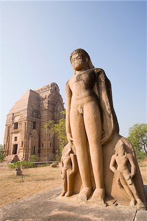 simsearch:857-06721514,k - Statuen mit Tempel im Hintergrund, Teli Ka Mandir, Gwalior, Madhya Pradesh, Indien Stockbilder - Lizenzpflichtiges, Bildnummer: 857-03192701