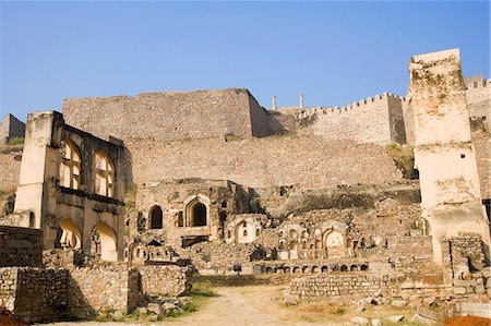 simsearch:857-03192597,k - Low angle view of a fort, Golconda Fort, Hyderabad, Andhra Pradesh, India Stock Photo - Rights-Managed, Code: 857-03192732