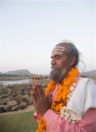 simsearch:857-03192784,k - Sadhu standing in a prayer position, Hampi, Karnataka, India Fotografie stock - Rights-Managed, Codice: 857-03192769