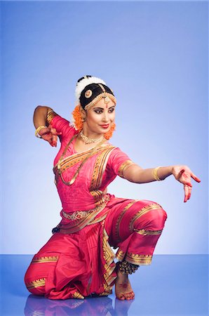 dance perfection - Woman performing Bharatnatyam the classical dance of India Stock Photo - Rights-Managed, Code: 857-03554021