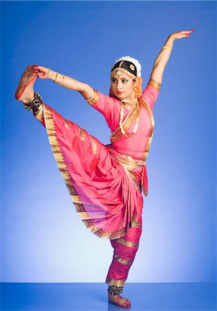 saree - Woman performing Bharatnatyam the classical dance of India Stock Photo - Rights-Managed, Code: 857-03554023