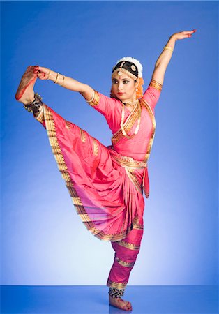 sarees - Woman performing Bharatnatyam the classical dance of India Stock Photo - Rights-Managed, Code: 857-03554023