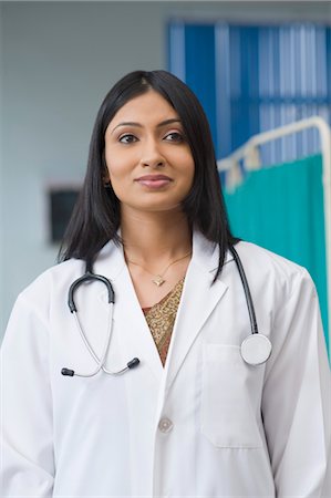 simsearch:857-03554275,k - Close-up of a female doctor in a hospital, Gurgaon, Haryana, India Fotografie stock - Rights-Managed, Codice: 857-03554194