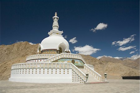 dome buddhist temples in india - Stupa on a landscape, Shanti Stupa, Leh, Ladakh, Jammu and Kashmir, India Stock Photo - Rights-Managed, Code: 857-03553719