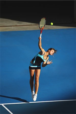 saque - Teenager Girl Playing Tennis Foto de stock - Con derechos protegidos, Código: 858-05604778