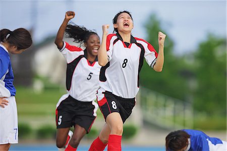partie (sport) - Women Playing Soccer Photographie de stock - Rights-Managed, Code: 858-06617845