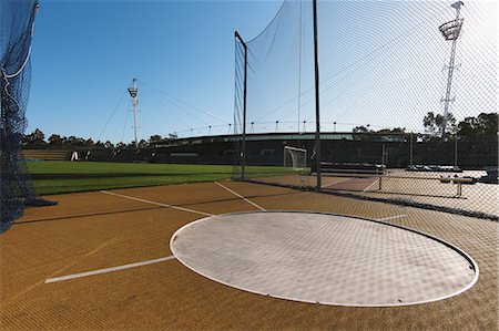 discusión - Athletic Field Throwing Cage Stock Photo - Rights-Managed, Code: 858-06756257
