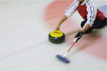 Young Girl Curling Foto de stock - Con derechos protegidos, Código: 858-03044276