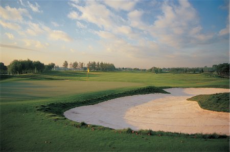 simsearch:858-03045470,k - Beautiful Golf Course Foto de stock - Con derechos protegidos, Código: 858-03045237