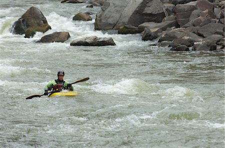 simsearch:622-01572221,k - Kajakfahrer, die Verhandlungen über den Fluss Stockbilder - Lizenzpflichtiges, Bildnummer: 858-03047511