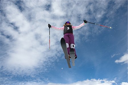 schwerkraft - Freestyle-Skierin Stockbilder - Lizenzpflichtiges, Bildnummer: 858-03048499