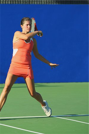 simsearch:858-03047571,k - Balle de frapper de joueur de tennis Photographie de stock - Rights-Managed, Code: 858-03048800