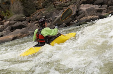 simsearch:622-01572221,k - Kajakfahrer, die Verhandlungen über den Fluss Stockbilder - Lizenzpflichtiges, Bildnummer: 858-03050141