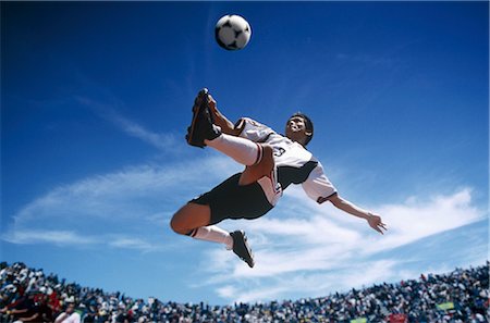 simsearch:858-03051086,k - Bicycle Kick Fotografie stock - Rights-Managed, Codice: 858-03051171