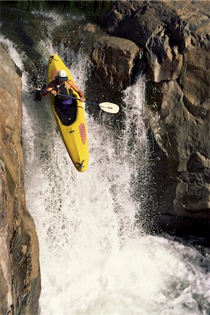 simsearch:858-03052132,k - White Water Kayaking Foto de stock - Con derechos protegidos, Código: 858-03052052