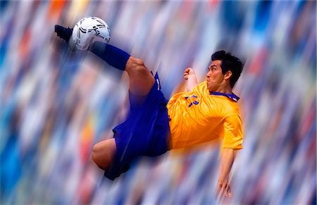 simsearch:858-03052813,k - Fußball (Bicycle Kick) Stockbilder - Lizenzpflichtiges, Bildnummer: 858-03052629