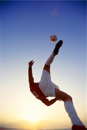 simsearch:858-03052778,k - Soccer (Bicycle Kick) Stock Photo - Rights-Managed, Code: 858-03052807