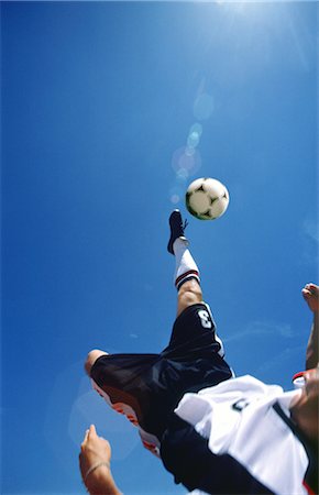 simsearch:858-03052307,k - Soccer (Bicycle Kick) Fotografie stock - Rights-Managed, Codice: 858-03052811