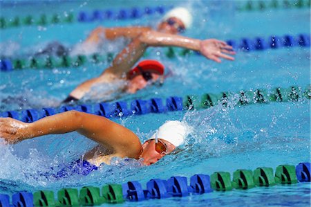 simsearch:858-03053165,k - Swimming (Freestyle) Stock Photo - Rights-Managed, Code: 858-03053142