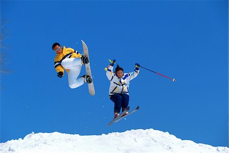 simsearch:858-03045479,k - Snowboard (Luft) Stockbilder - Lizenzpflichtiges, Bildnummer: 858-03053645