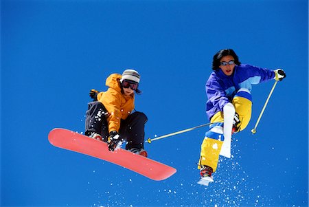 simsearch:858-03045479,k - Snowboard (Luft) Stockbilder - Lizenzpflichtiges, Bildnummer: 858-03053642