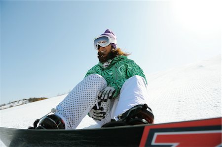 snowboarding - Femme japonaise siégeant avec Snowboard Photographie de stock - Rights-Managed, Code: 858-03448648