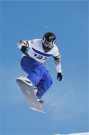 simsearch:858-03448682,k - Snowboarder in der Luft Stockbilder - Lizenzpflichtiges, Bildnummer: 858-03448703