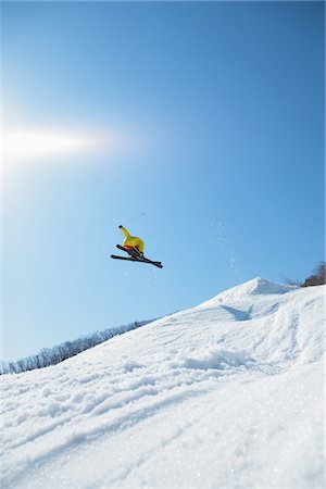 simsearch:858-03045479,k - Weibliche Freestyle-Skierin Stockbilder - Lizenzpflichtiges, Bildnummer: 858-03694485