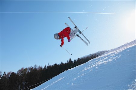 simsearch:858-03045479,k - Weibliche Freestyle-Skierin Stockbilder - Lizenzpflichtiges, Bildnummer: 858-03694497