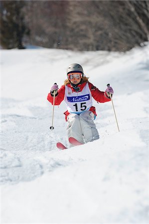 esporte de inverno - Female Freestyle Skier Foto de stock - Direito Controlado, Número: 858-03694549