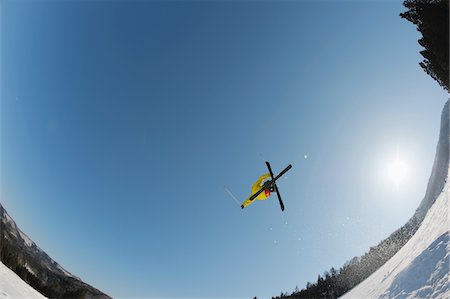 ski yellow - Female Freestyle Skier Stock Photo - Rights-Managed, Code: 858-03694568