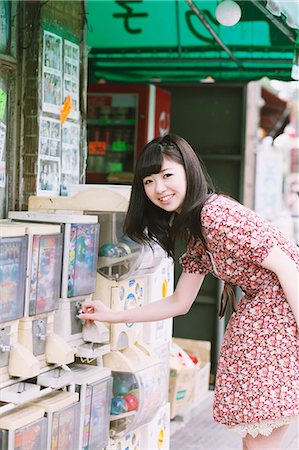 store vintage - Japanese girl buying candies at an old candy shop Stock Photo - Rights-Managed, Code: 859-06404829