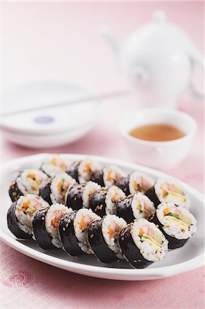 Korean traditional Kimbap rolled sushi Foto de stock - Con derechos protegidos, Código: 859-06469727