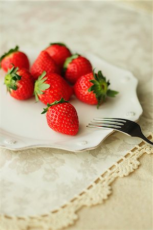 strawberry dish - Strawberries on a white plate Stock Photo - Rights-Managed, Code: 859-06469861