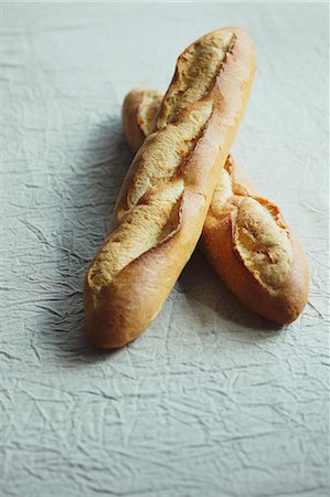 French bread on a table Foto de stock - Con derechos protegidos, Código: 859-06469948