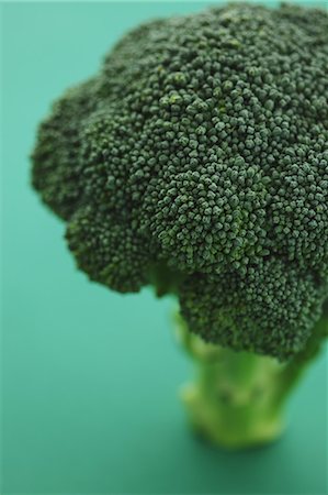 Broccoli on green background Foto de stock - Con derechos protegidos, Código: 859-06470057