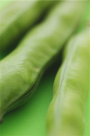 Broad beans on green background Stock Photo - Rights-Managed, Code: 859-06470262