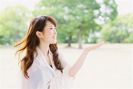 Young woman smiling Photographie de stock - Rights-Managed, Code: 859-06538061