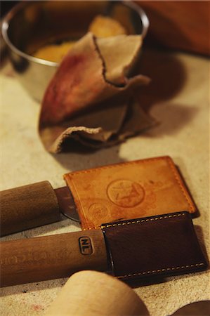 Leather manufacturing tools Stockbilder - Lizenzpflichtiges, Bildnummer: 859-06538202