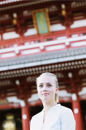 Young woman at Sensoji Temple, Tokyo Prefecture Foto de stock - Con derechos protegidos, Código: 859-06538245