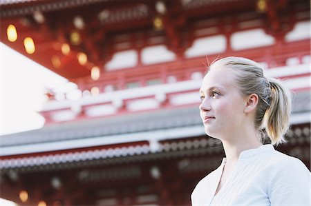 sacré - Young woman at Sensoji Temple, Tokyo Prefecture Foto de stock - Con derechos protegidos, Código: 859-06538247