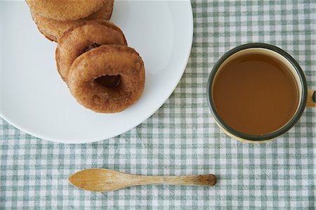 Donuts and tea Stock Photo - Rights-Managed, Code: 859-06538379