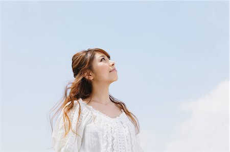 Woman Looking at the Sky Photographie de stock - Rights-Managed, Code: 859-06617457