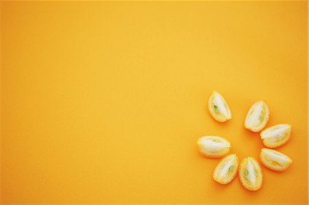 Cut Kumquats Stock Photo - Rights-Managed, Code: 859-06617571