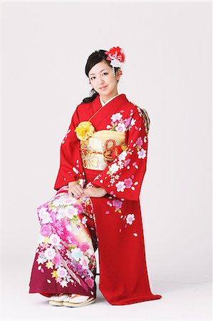 simsearch:622-07743557,k - Girl In Kimono Posing Fotografie stock - Rights-Managed, Codice: 859-06617609