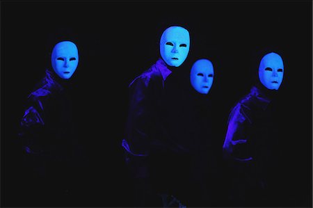 dance spot light - Dancers with white masks Foto de stock - Con derechos protegidos, Código: 859-06710991